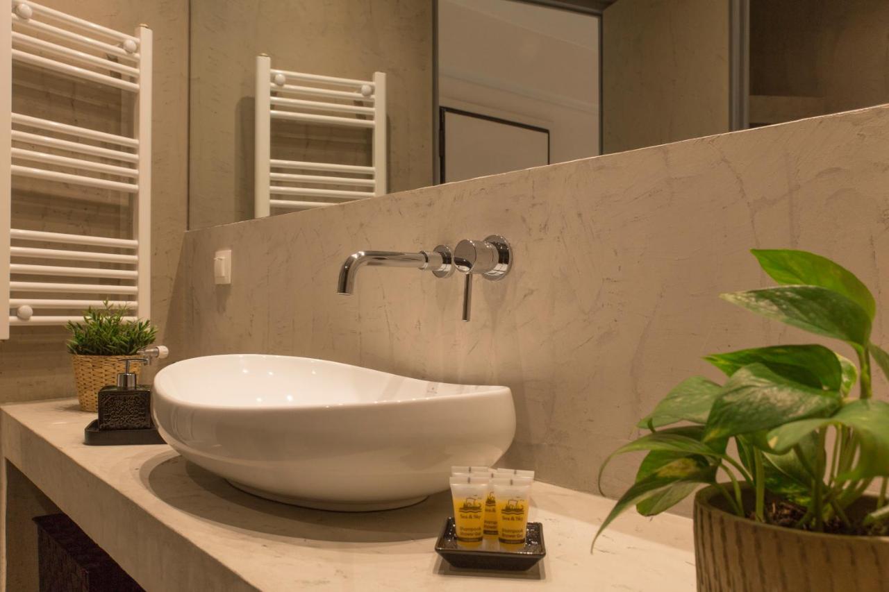 Luxury Apt With Parking-Living Stone Silver Ateny Zewnętrze zdjęcie