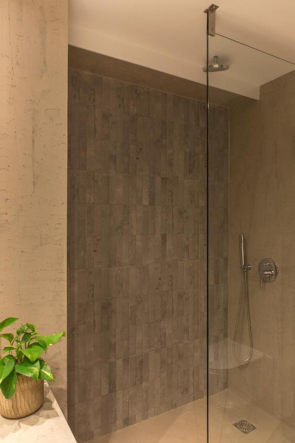 Luxury Apt With Parking-Living Stone Silver Ateny Zewnętrze zdjęcie